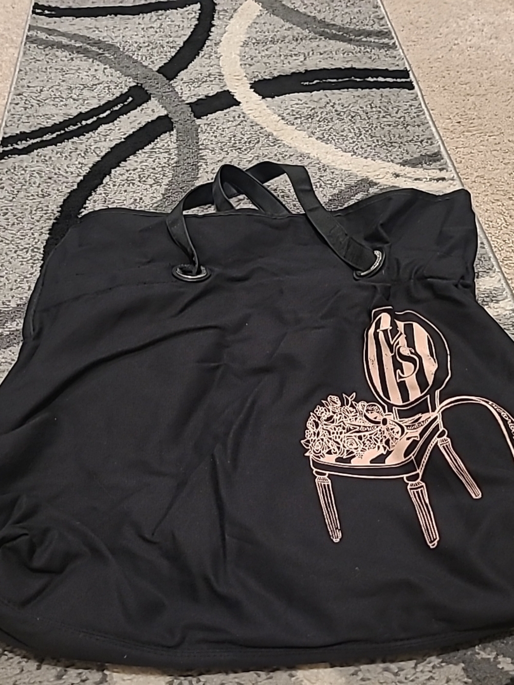 VICTORIA’s SECRET Black Pink Chair Roses Weekender TOTE BAG Retail $70.00